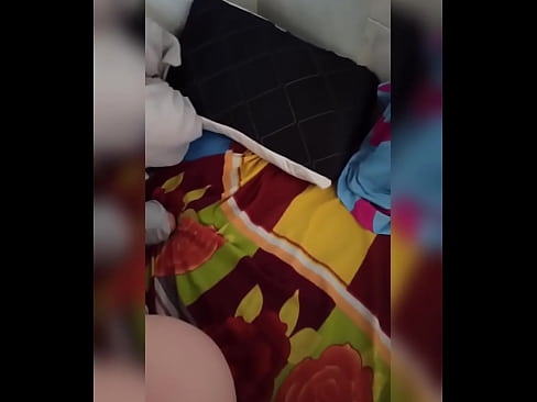 ❤️ Ҳамҳуҷраи ман дар хона танҳо мемонад, зеро шавҳараш ба рухсатӣ меравад ва ман аз фурсат истифода бурда, ӯро сиҳат мекунам ва харашро аз шир пур мекунам Супер секс дар мо ❤