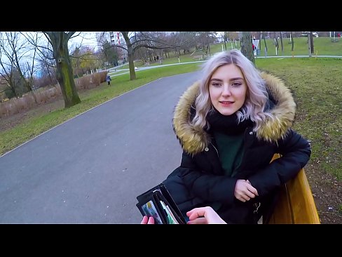 ❤️ Кончаҳои гарми бегонаро барои пул фурӯ мебарад - минет дар парк аз ҷониби Ева Элфи Супер секс дар мо ❤